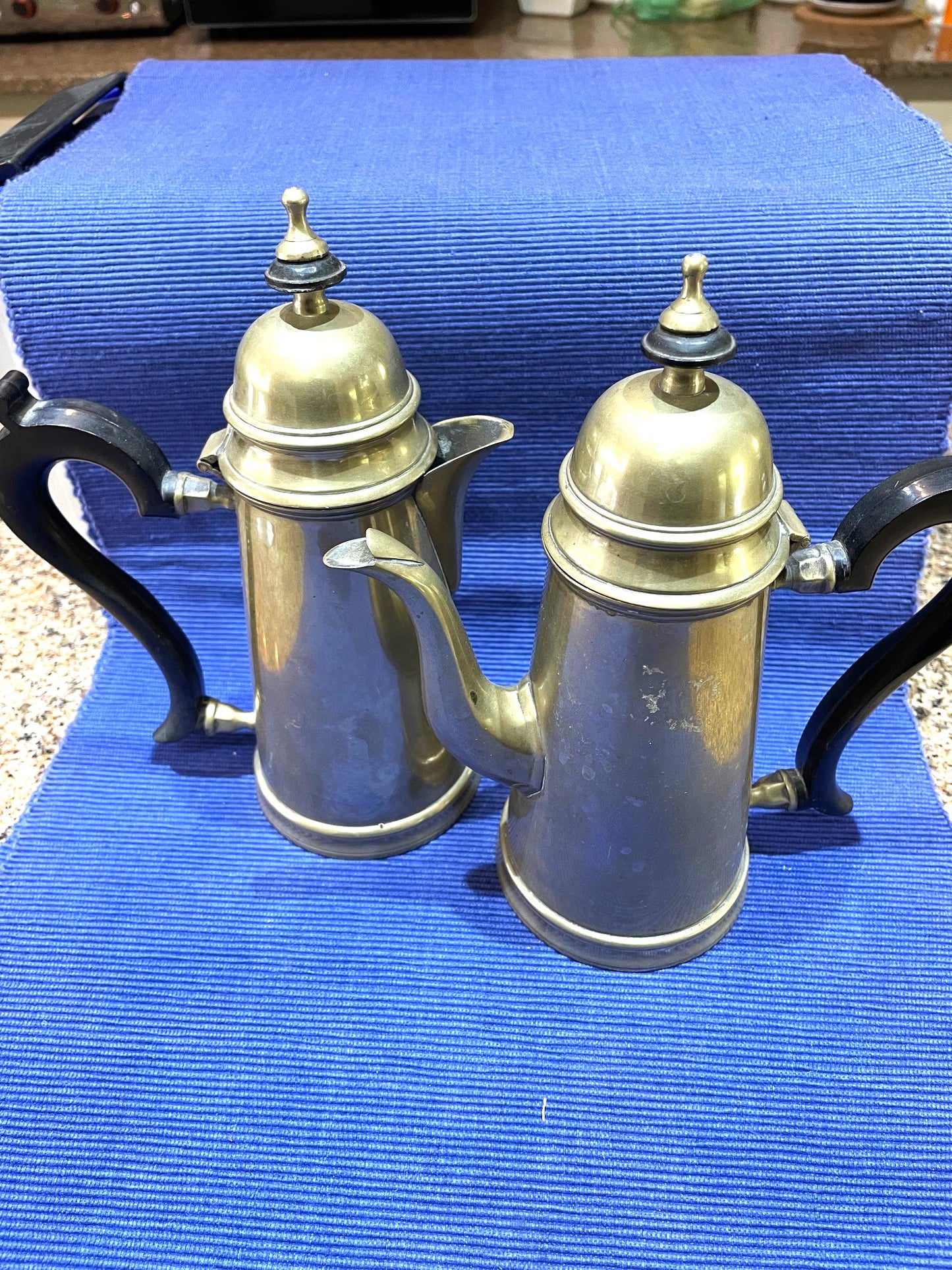 Lindo Par De Tetera Y Cafetera Inglesa De Bronce Plateado