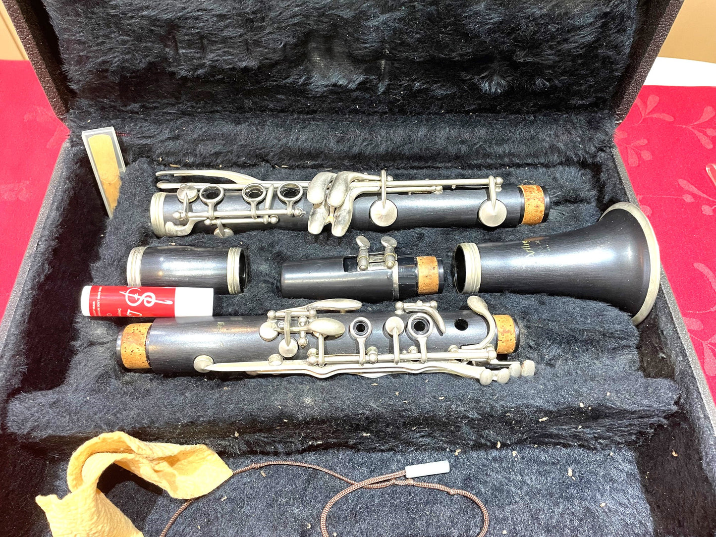 Gran Clarinete Marca Artley Americano, Completo (Usado)