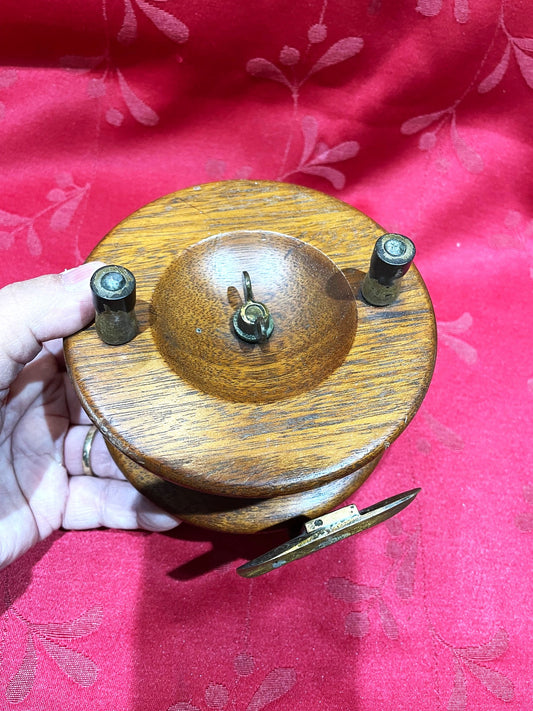Antiguo Gran Carrete De Pesca Bote De Madera y bronce 12,5 Cm