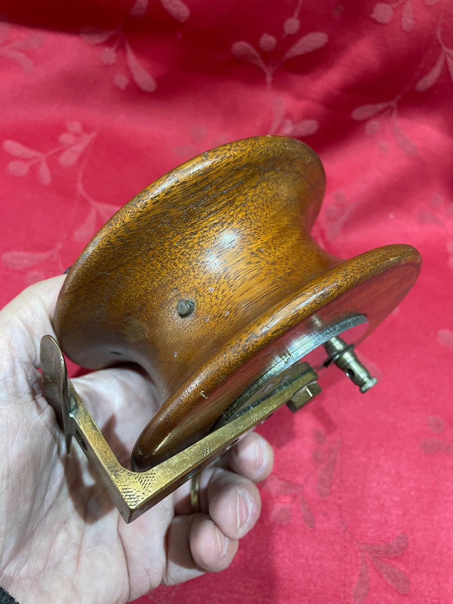 Antiguo Gran Carrete De Pesca Bote De Madera y bronce 12,5 Cm