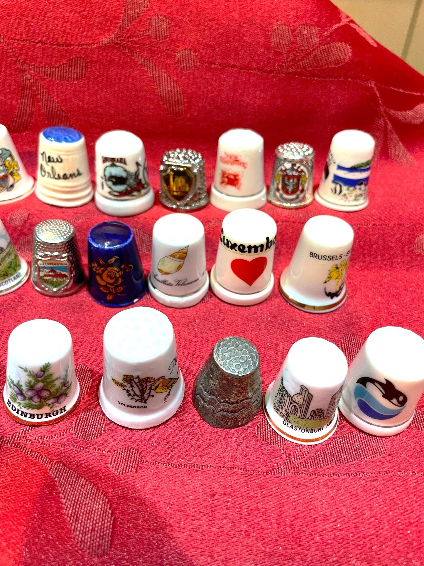 Linda Coleccion De 40 Dedales Dedal