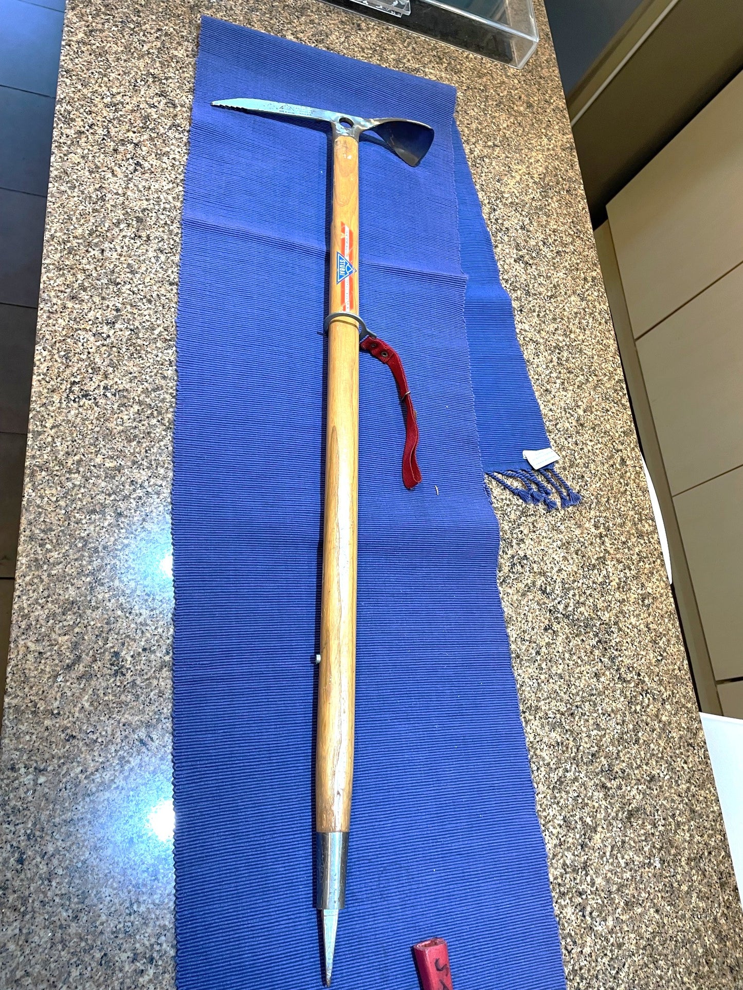 Muy Antiguo Piolet De Marcha De Madera Stubai Austriaco 90 cm