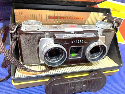 Rara Y Antigua Cámara Fotográfica Kodak Stereo 3d 35 Mm