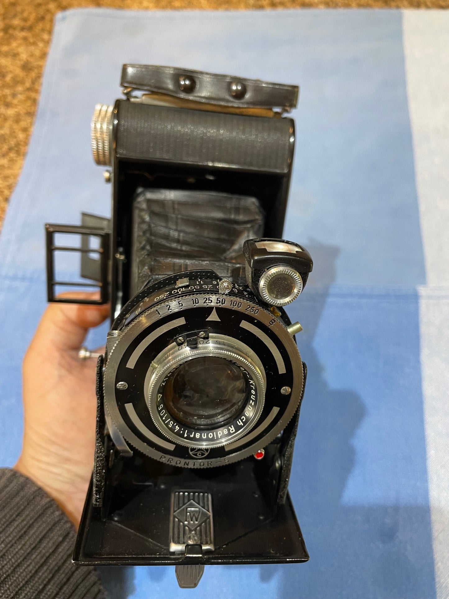 Antigua Cámara Fotográfica De Fuelle Alemana