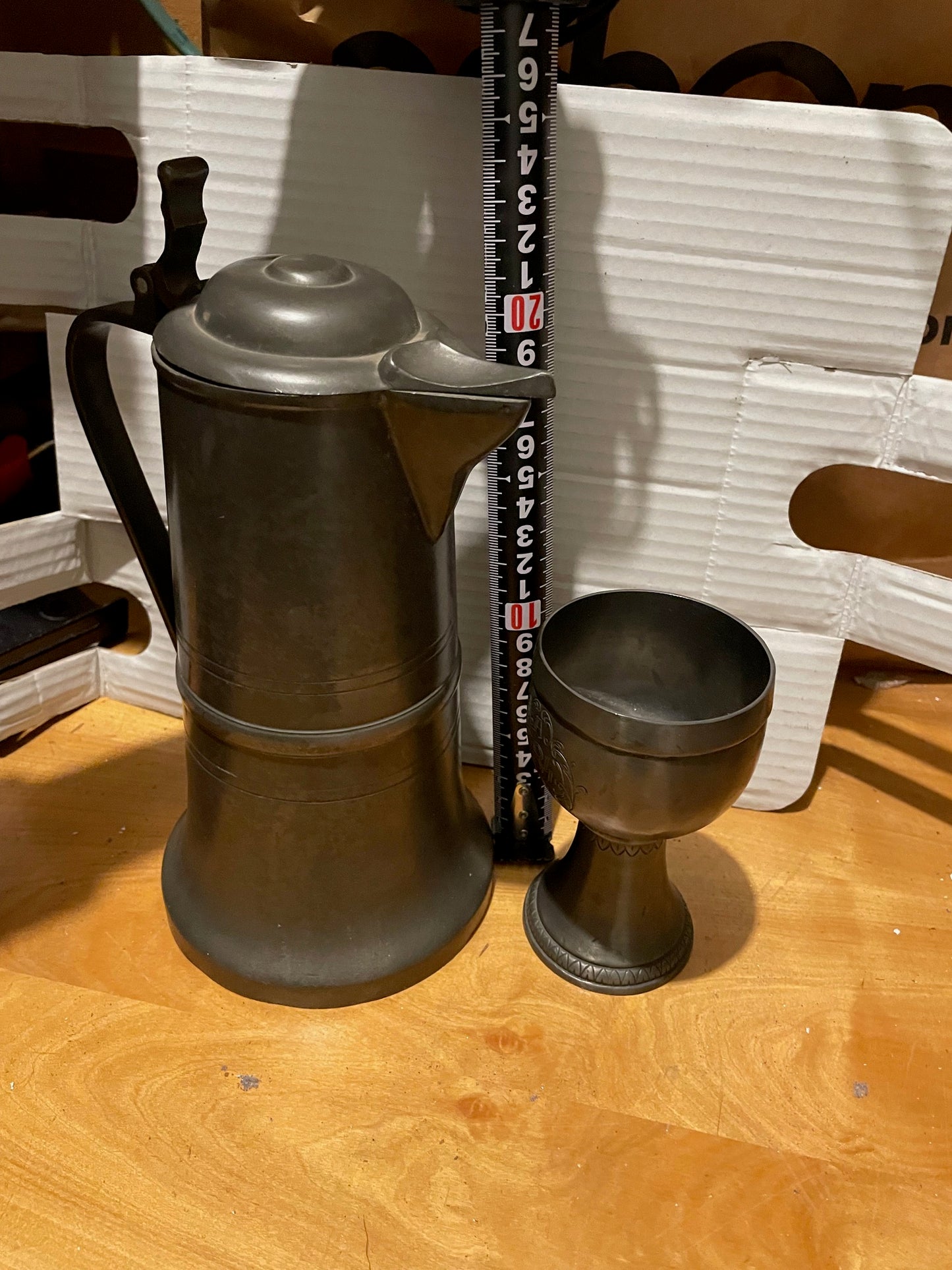 Antiguo Jarrón Y Copa De Estaño