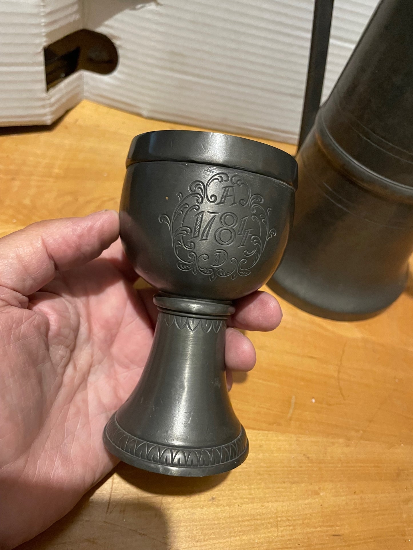 Antiguo Jarrón Y Copa De Estaño