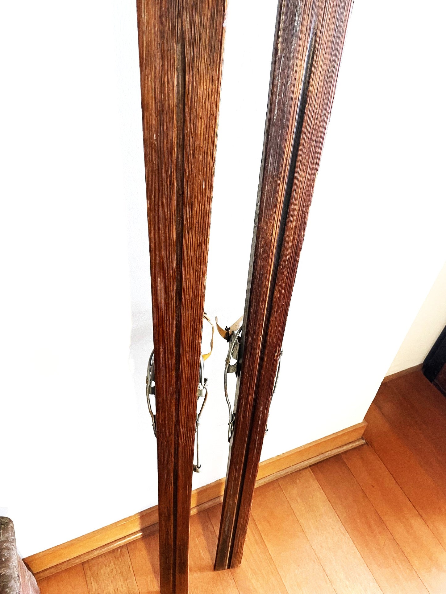 Muy Antiguos Skis Skies Esquies De Madera 1,8 Mts Northland