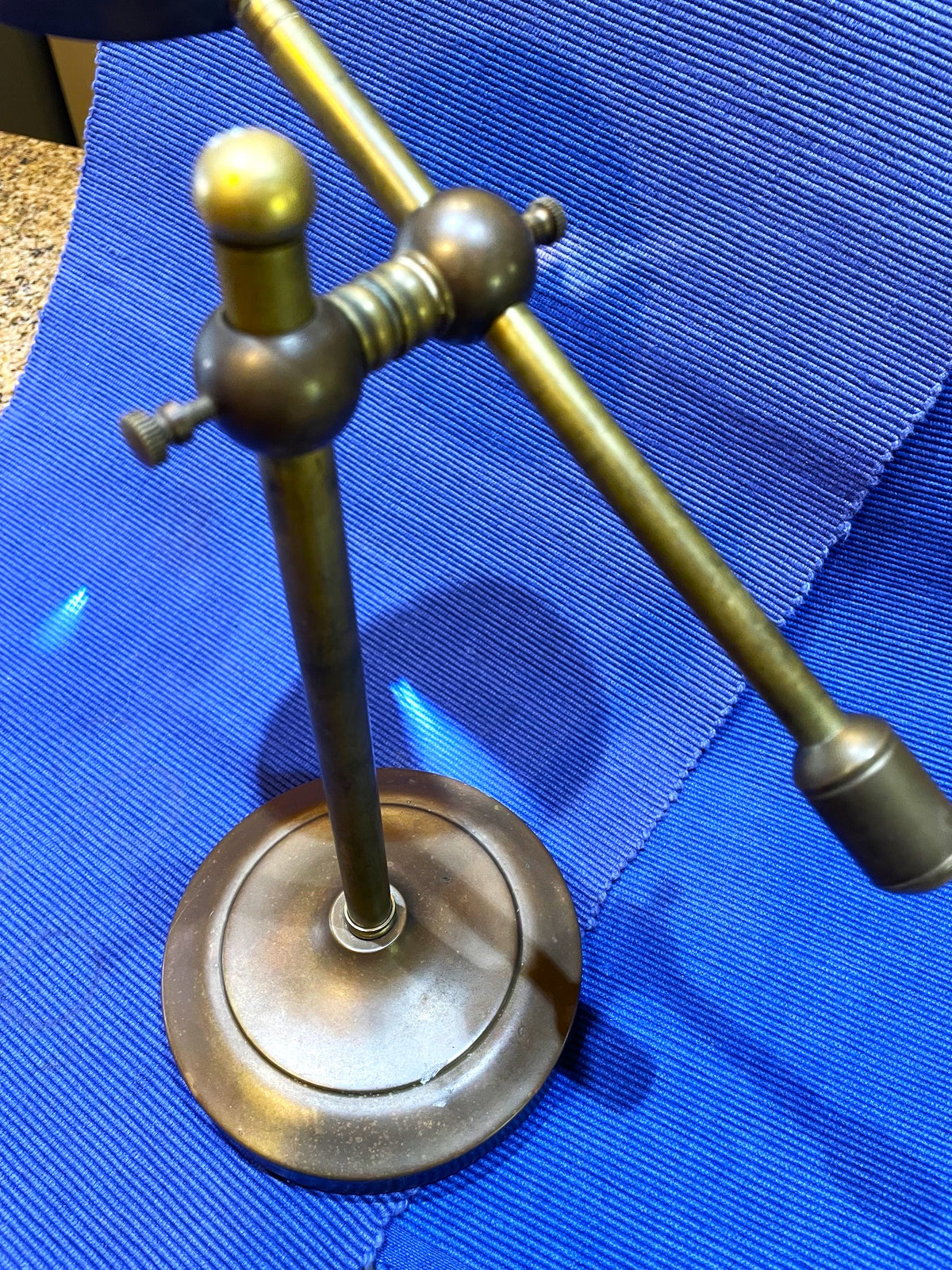 Antigua Gran Lupa De Sobremesa De Bronce Solido