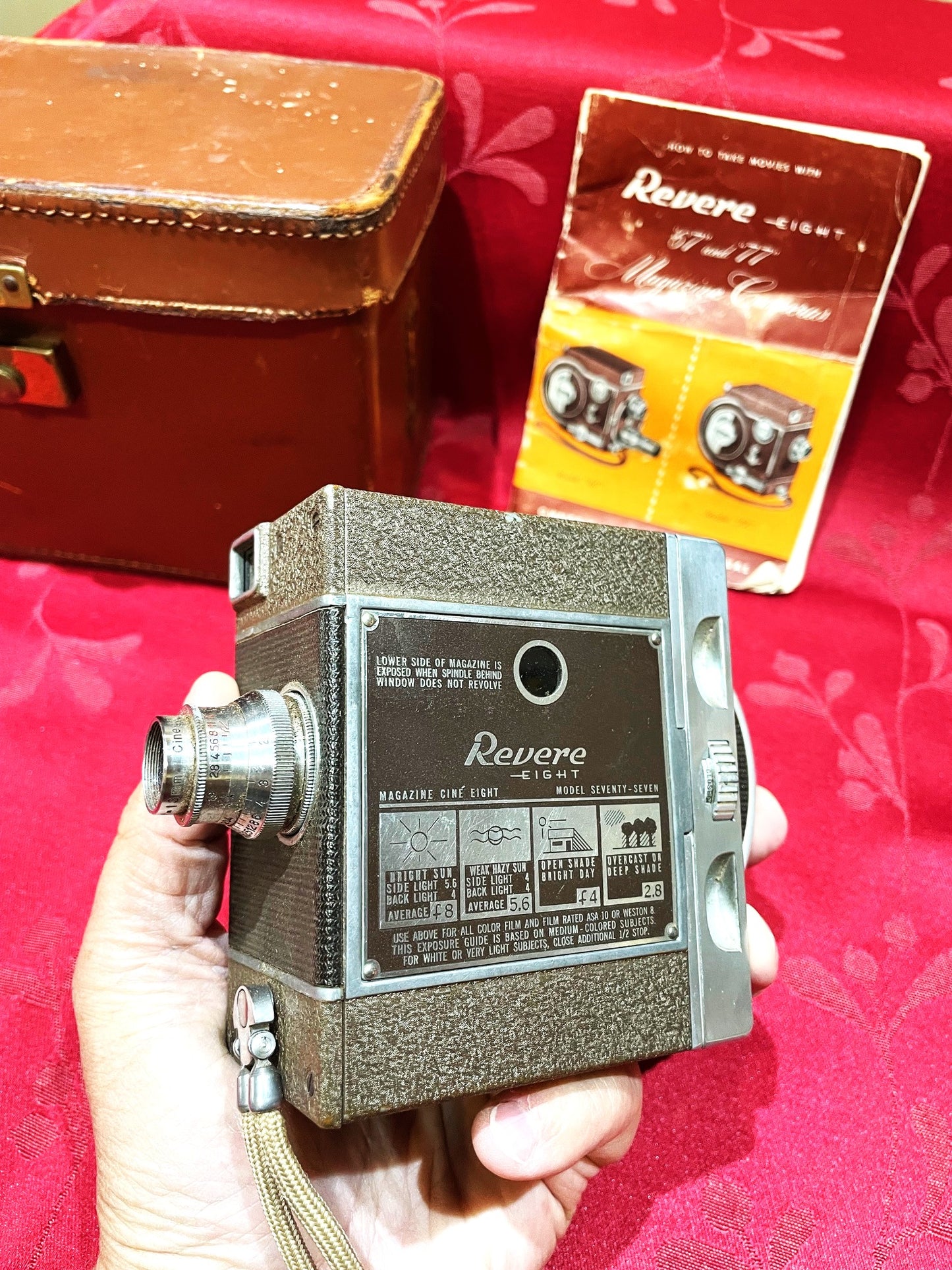 Antigua Cámara Filmadora 8mm Revere C/estuche