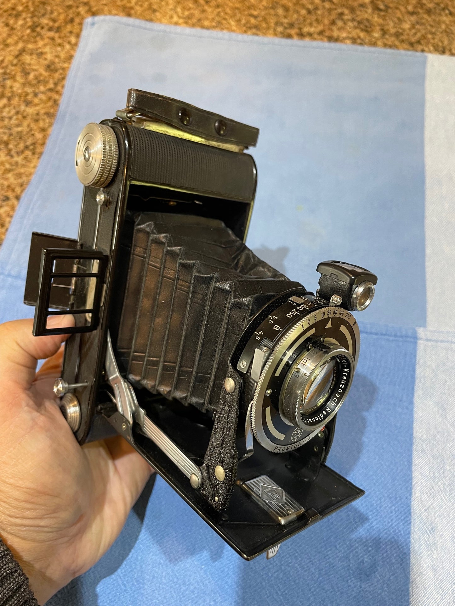 Antigua Cámara Fotográfica De Fuelle Alemana