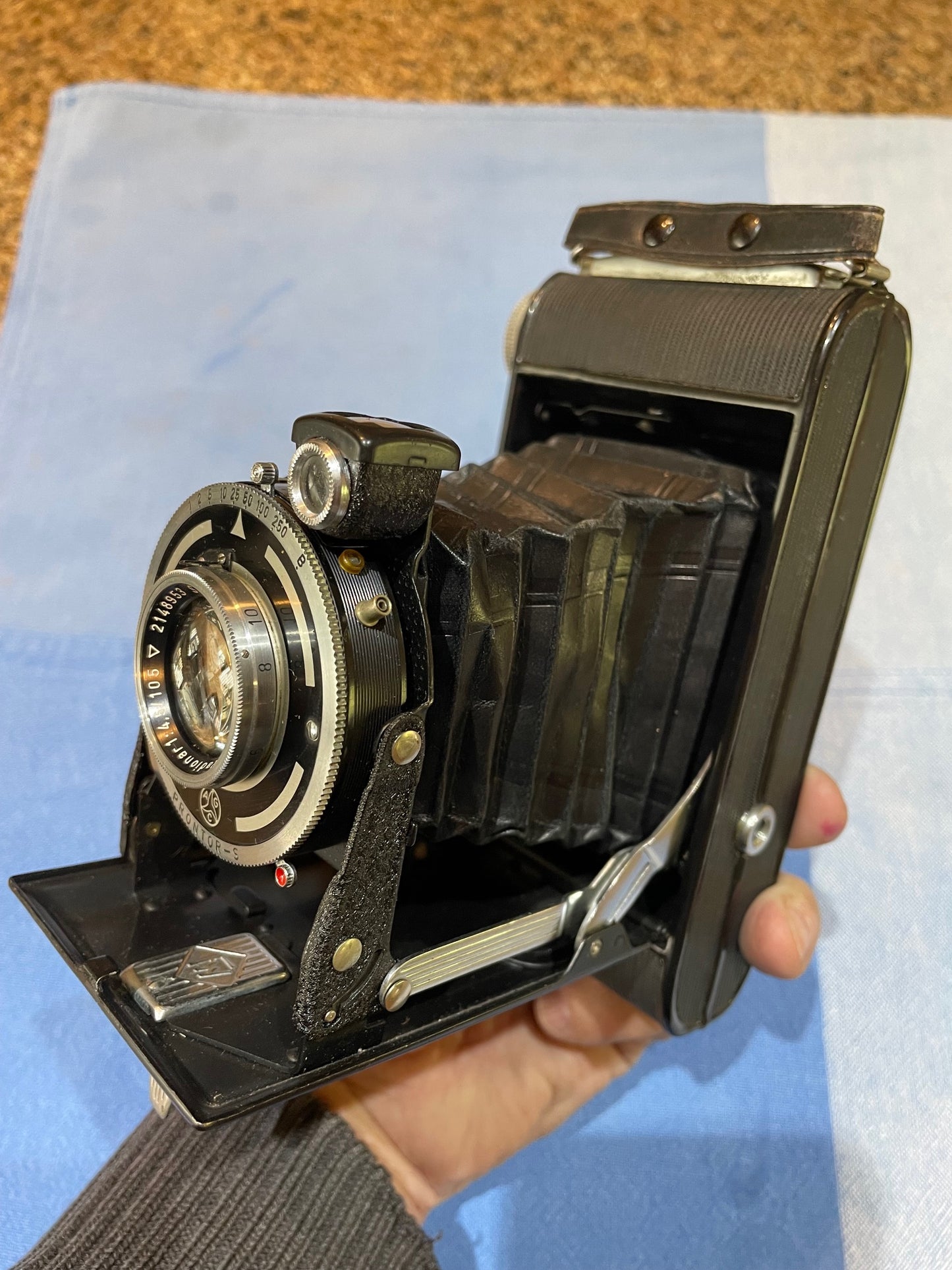 Antigua Cámara Fotográfica De Fuelle Alemana