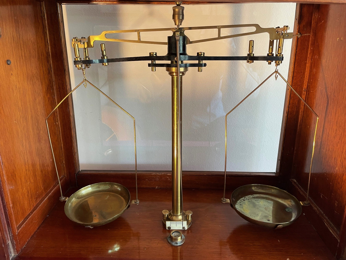 Antigua Gran Pesa Balanza Inglesa De Bronce Y Madera