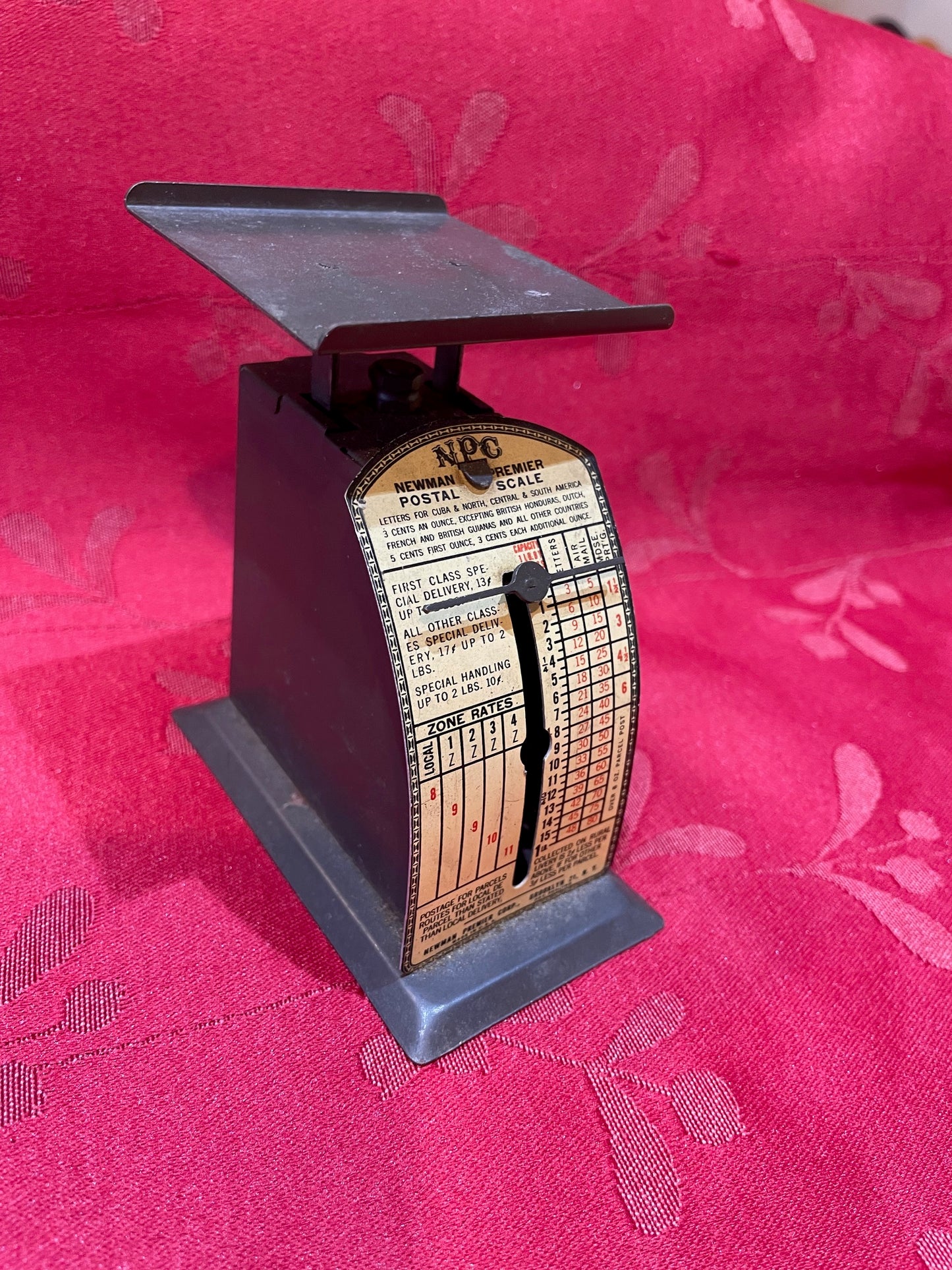 Par De Pequeñas Pesas O Balanzas Postales