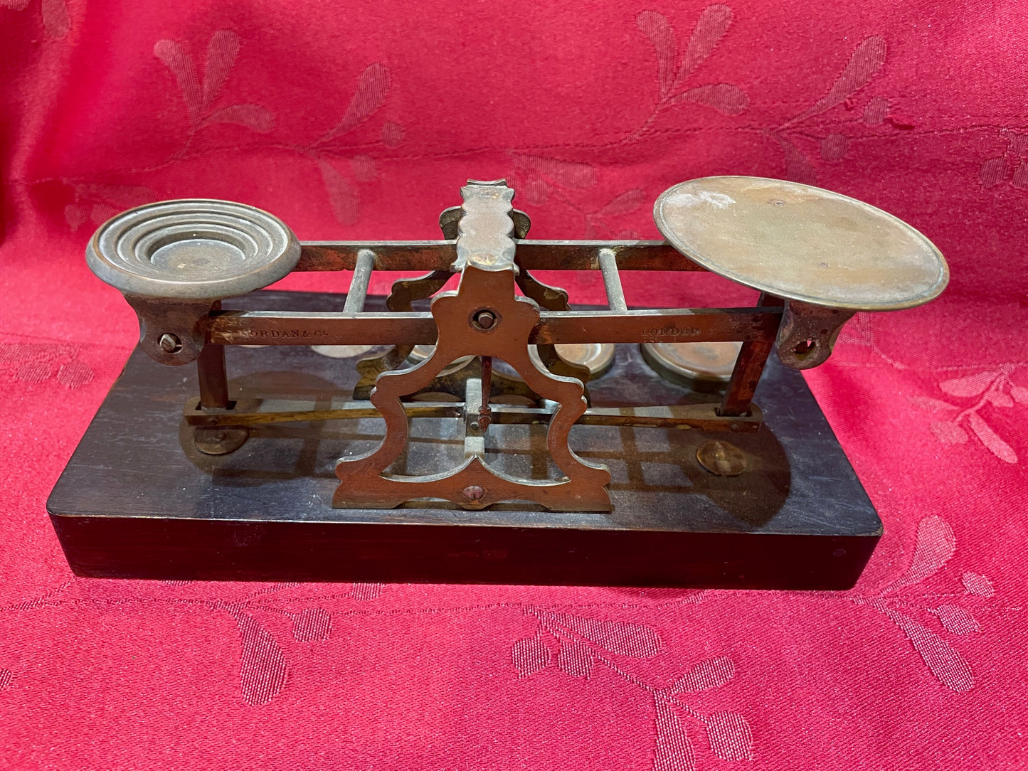 Pesa O Balanza Inglesa De Madera Y Bronce S Mordan