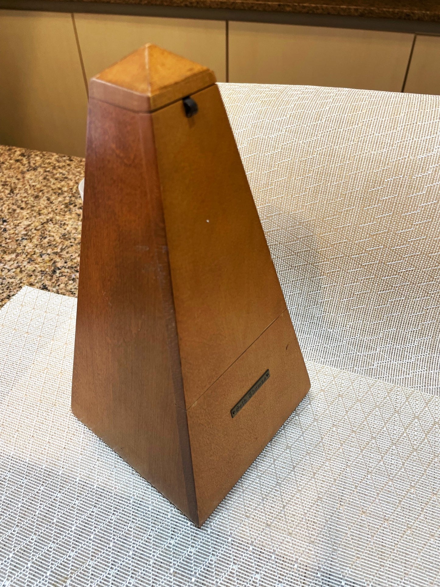 Antiguo Metronomo De Madera Seth Thoma Americano Buen Estado
