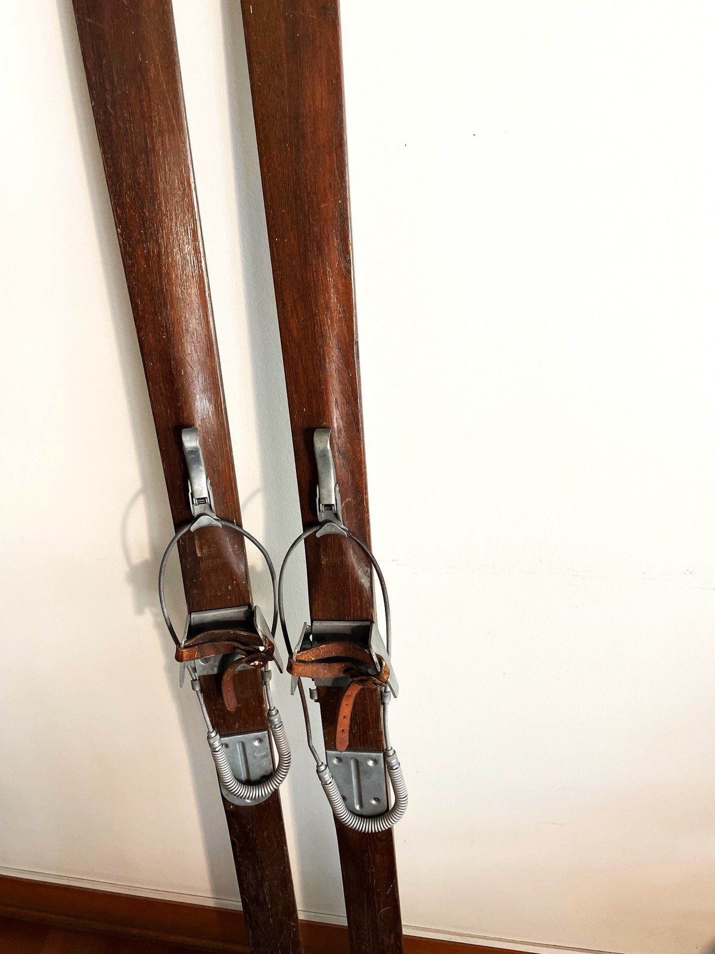 Par De Muy Antiguos Skis Skies Esquies De Madera 1,85 Mts