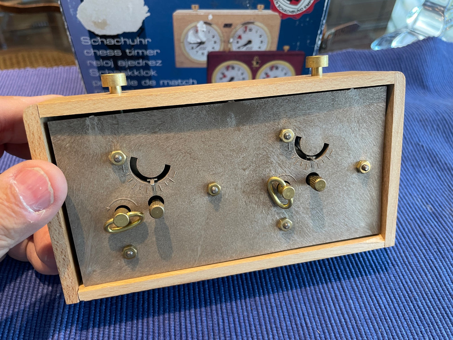 Reloj de ajadrez analogo aleman en madera