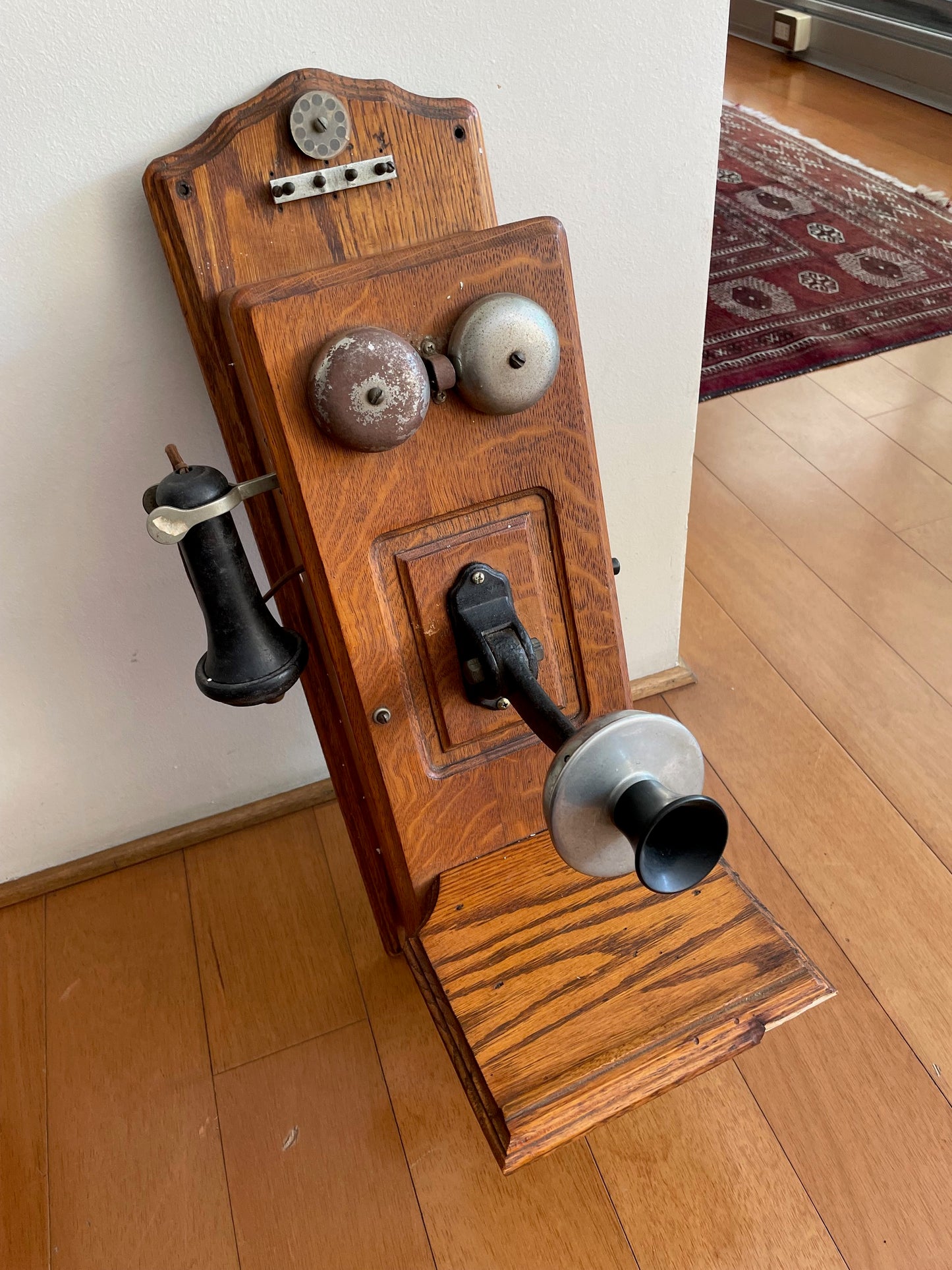 Precioso Antiguo Telefono De Pared De Madera