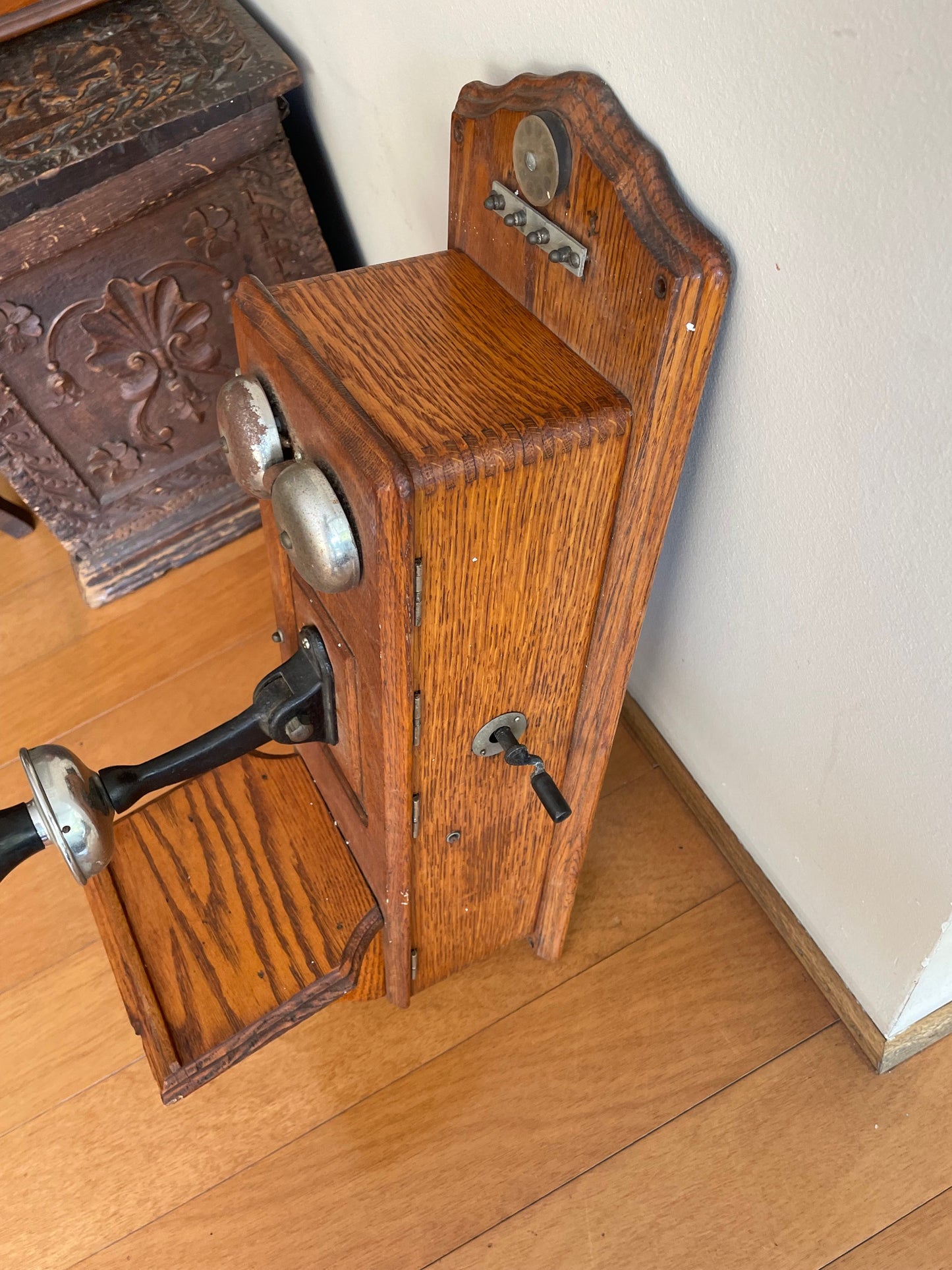 Precioso Antiguo Telefono De Pared De Madera