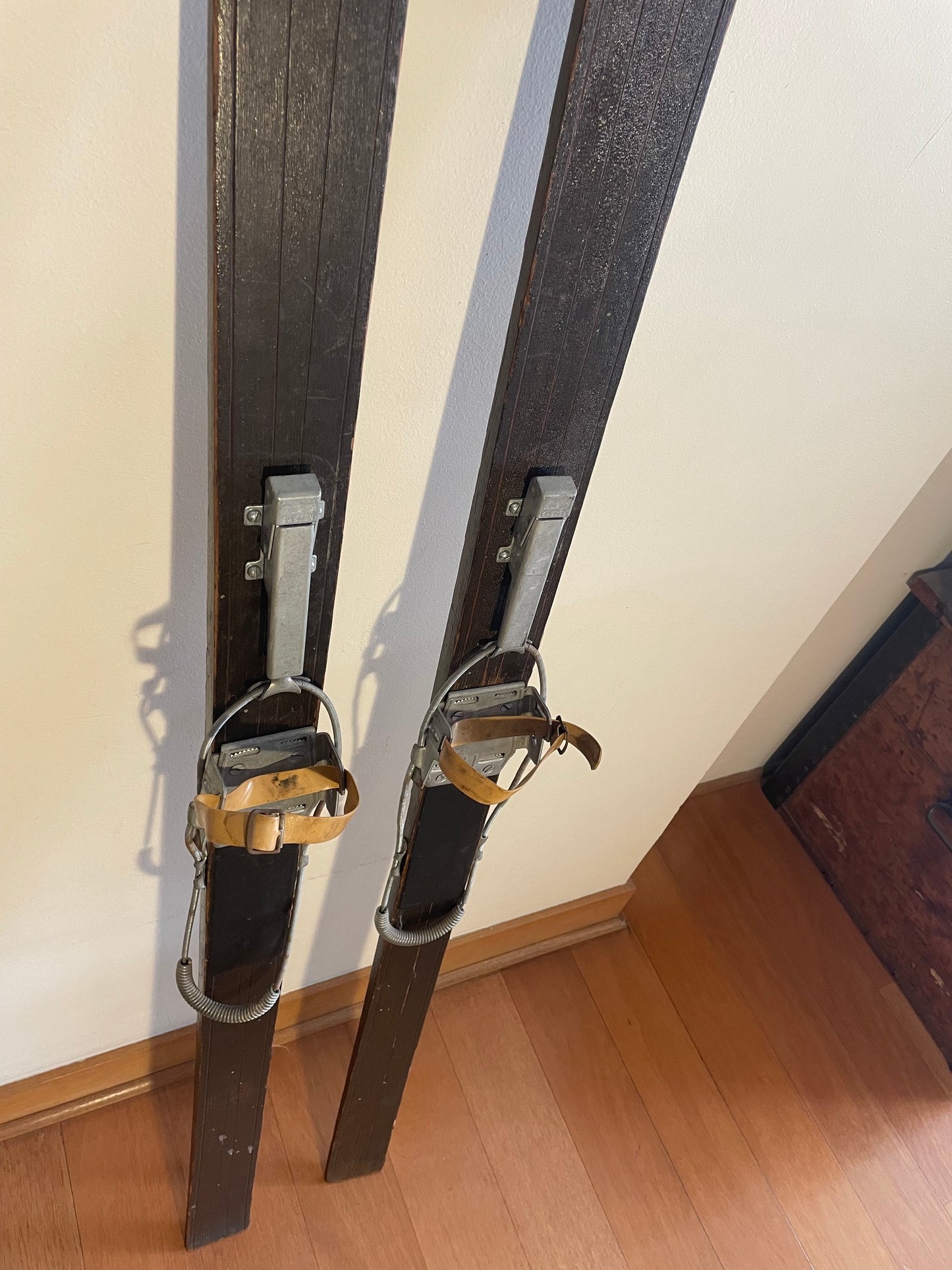 Muy Antiguos Skis Skies Esquies De Madera 1,8 Mts Northland
