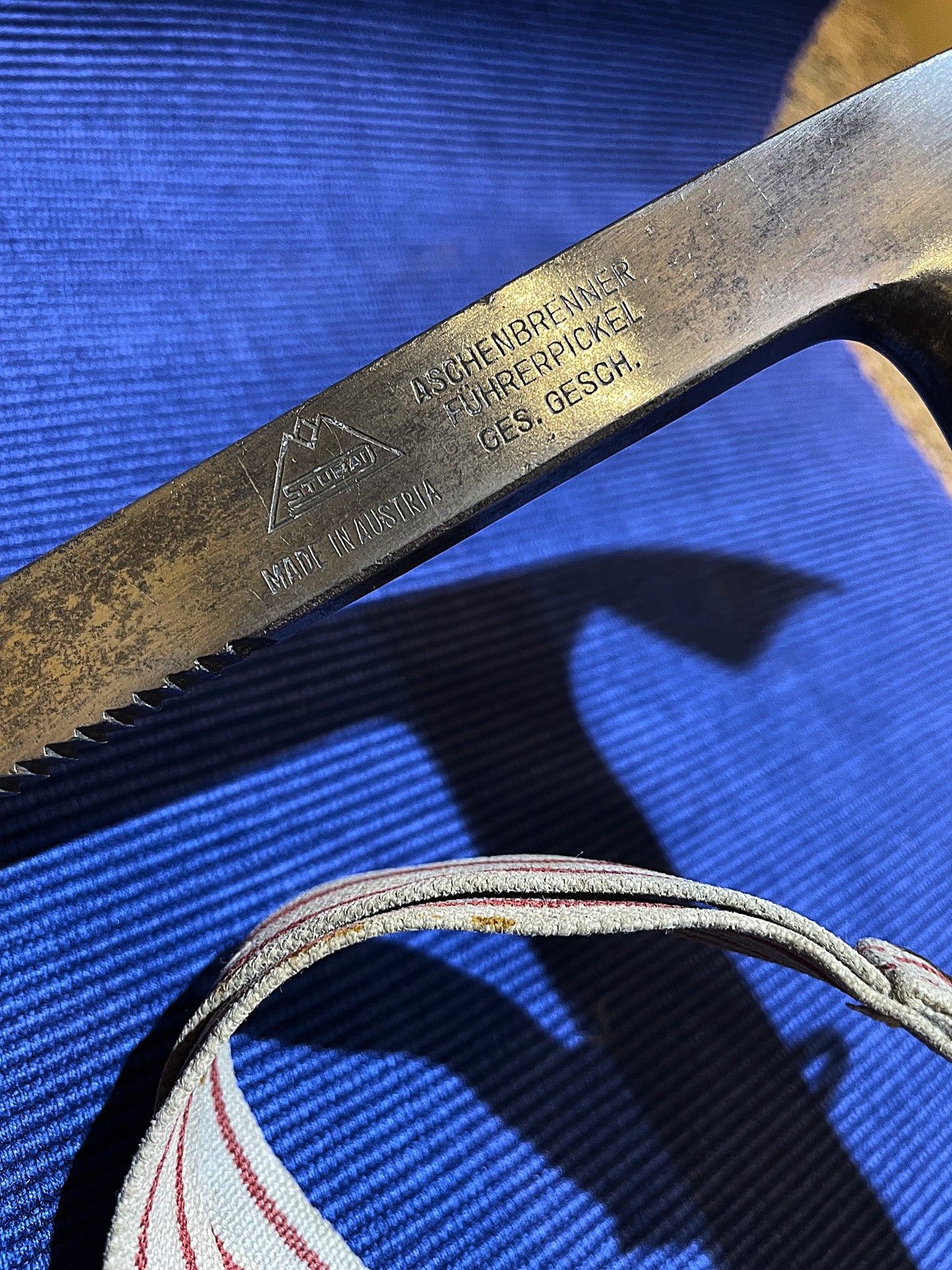 Antiguo Piolet De Marcha De Madera Stubai 85 Cm