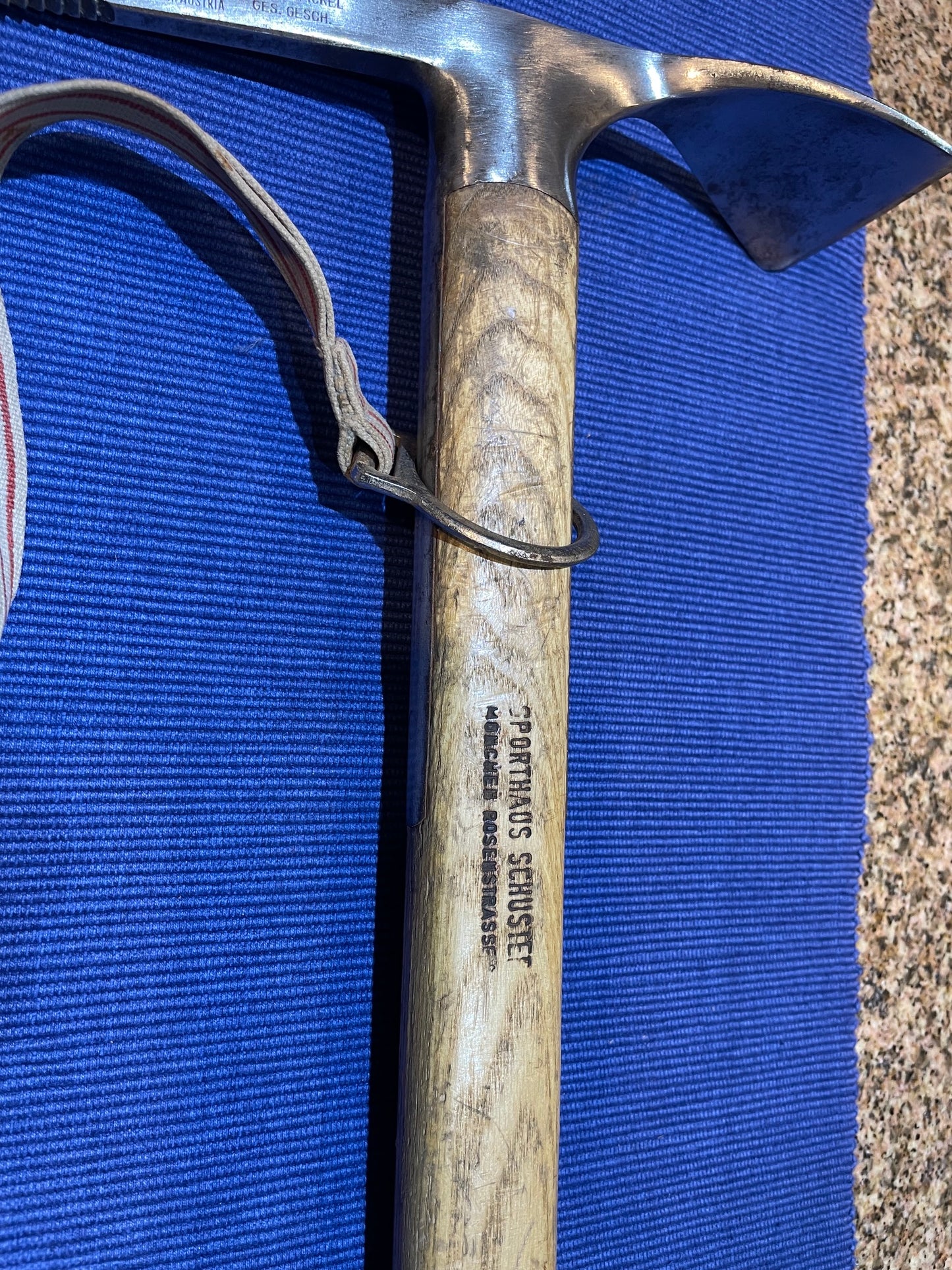 Antiguo Piolet De Marcha De Madera Stubai 85 Cm