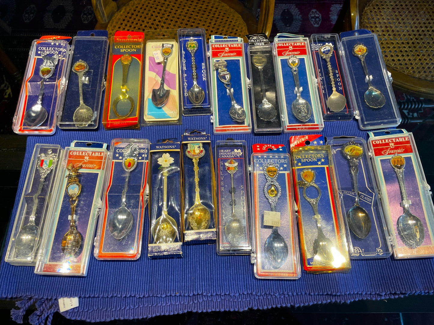 Linda Coleccion De 20 Cucharitas Souvenirs En Sus Cajas